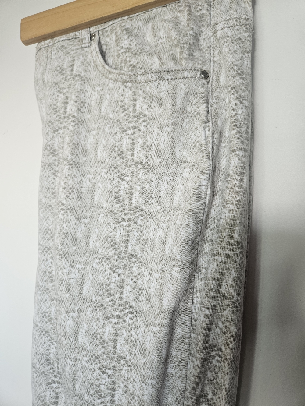 Versace 1969 Italia Snake Print Straight Leg Pants Size 14/32 Animal Textured